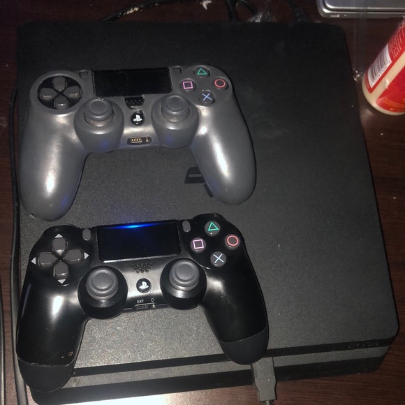 PS4 slim 1TB with 2 controllers